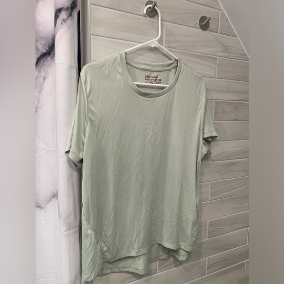 Infinite Performance loose fit workout top - Picture 1 of 4